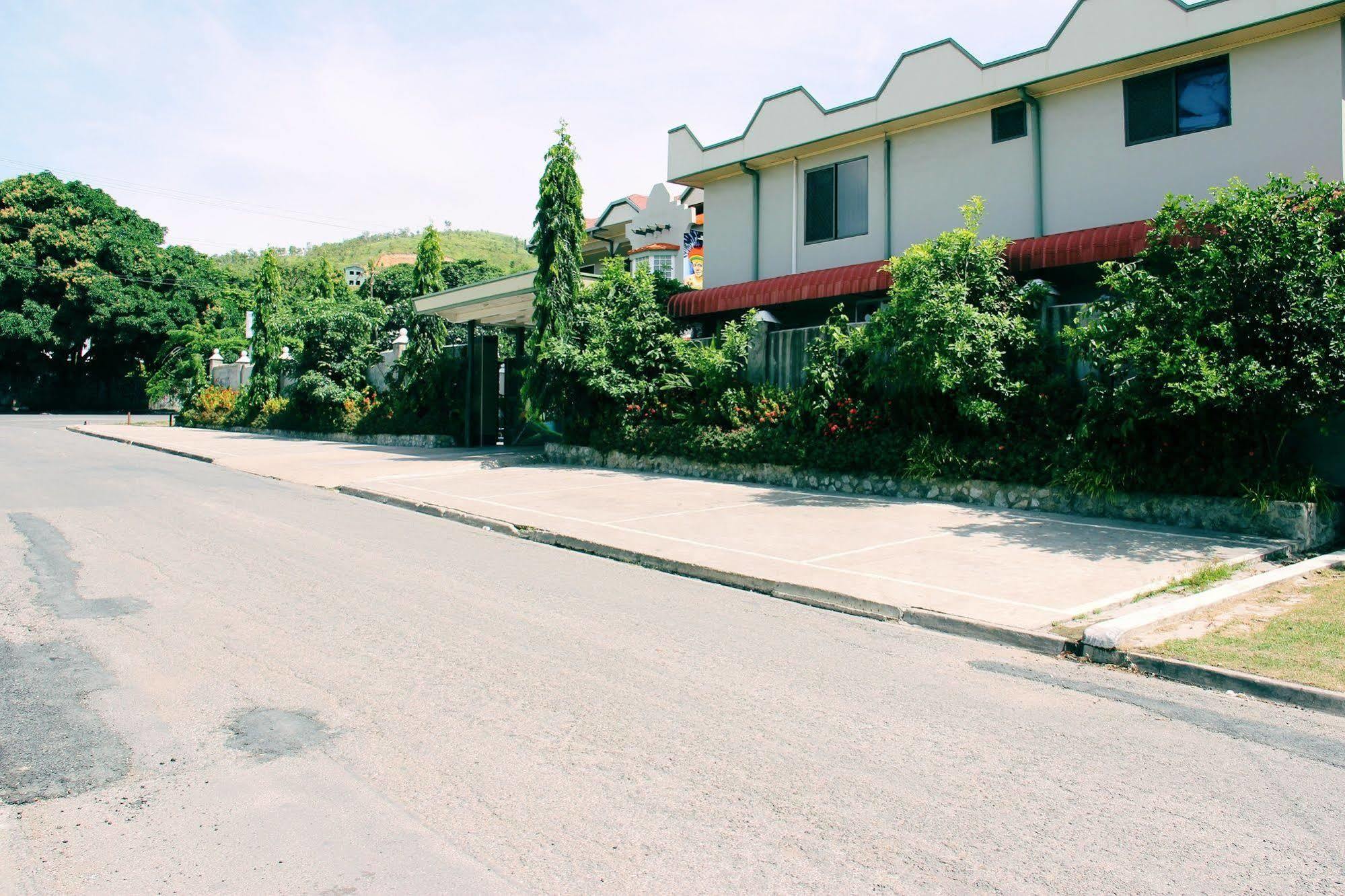 Citi Serviced Apartments And Motel - Korobosea Boroko Buitenkant foto